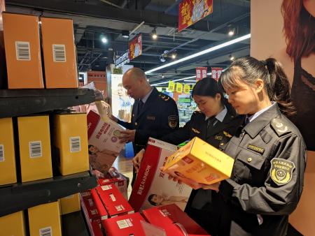 永新縣市場監督管理局加強電熱毯質量安全督查，護航冬日民生用電安全